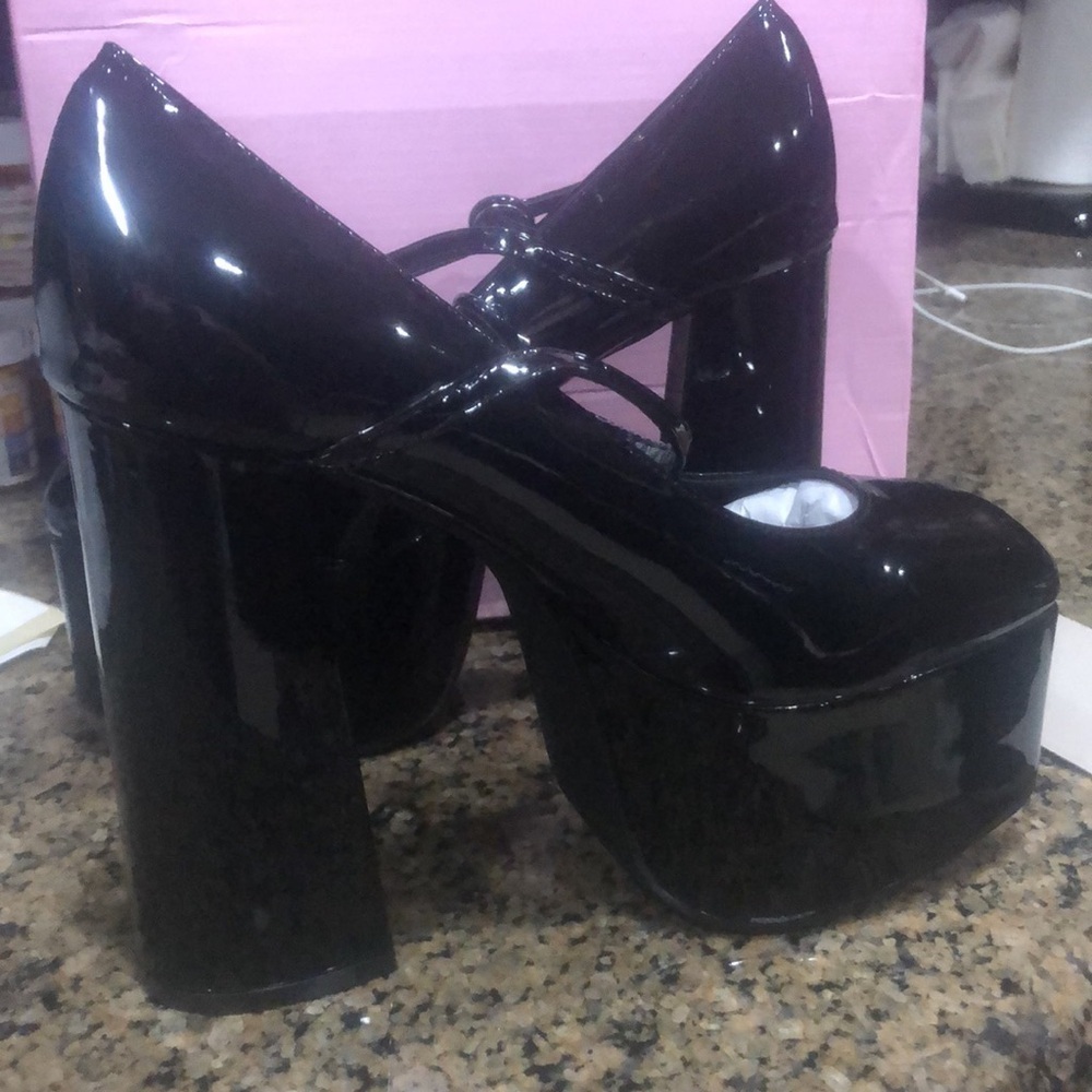MARY Jane chunky heels faux leather patent platform heels. - Picture 7 of 8